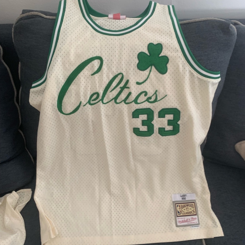 Celtics Larry Bird Mitchell and Ness Legend Series Large chain stitched BNWT